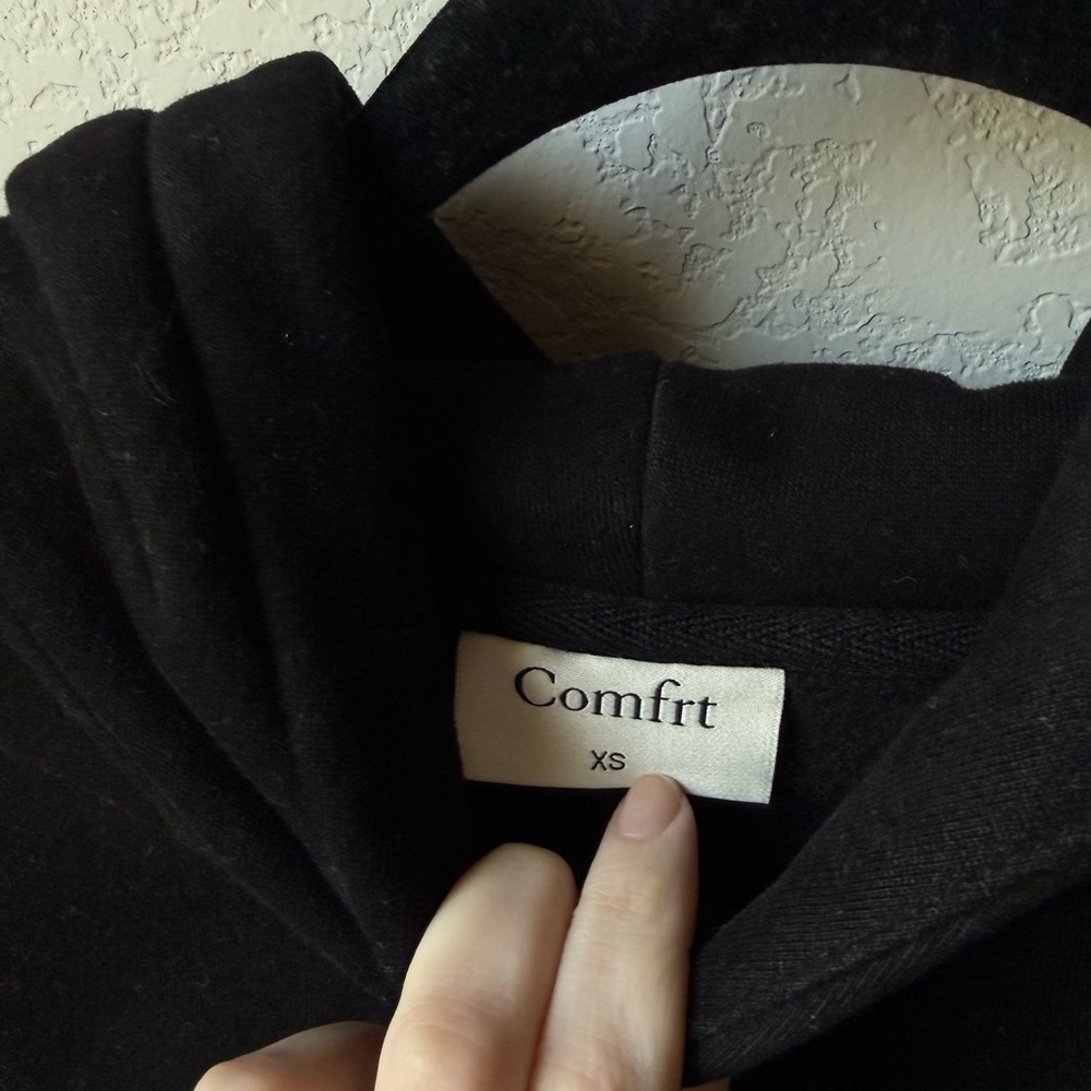 Elegant Black Hoodie for Women - Picture 3 of 3